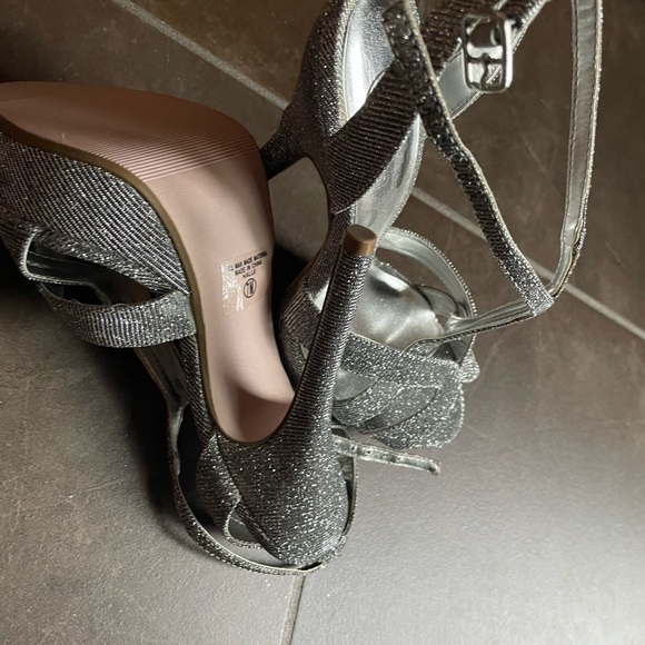 Pewter sparkly Evening pumps - Picture 3 of 4